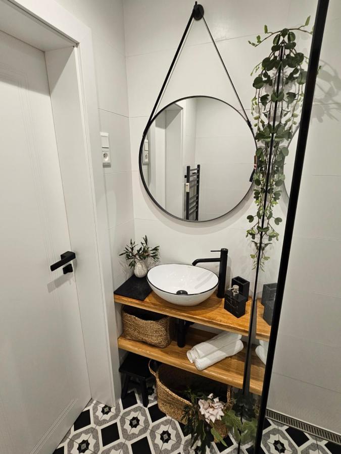 Design Apt In Old Town-Free Parking-Balcony Μπρατισλάβα Εξωτερικό φωτογραφία